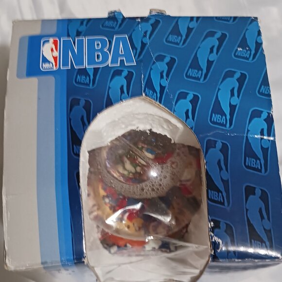 NBA Detroit Pistons Forever Collectibles Santa Water Globe - Picture 2 of 8